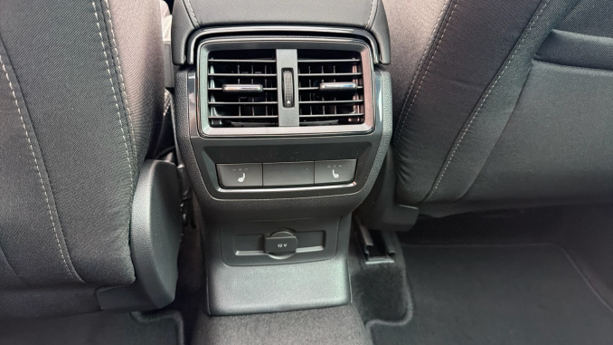 Skoda Karoq 1.5 TSI Sportline Edition 5dr Petrol Estate - Image 30